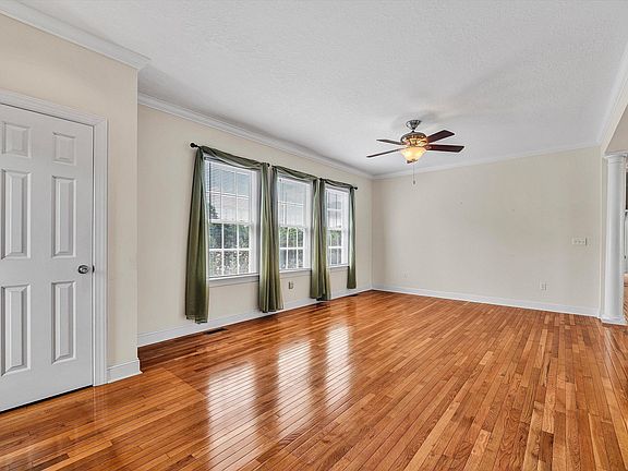 5th image of 70 Sunny Field Rd