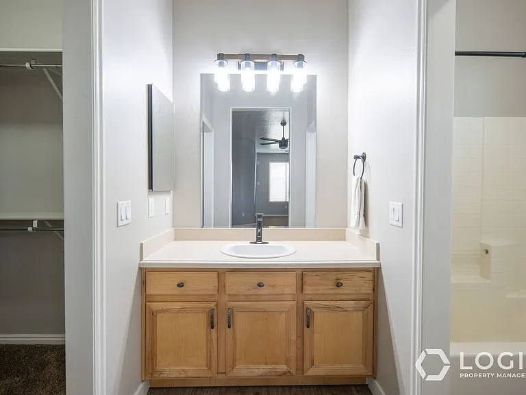 2445 E White Horse Dr — Photo 22