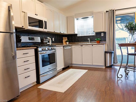 2nd image of 717 Knox Ave
