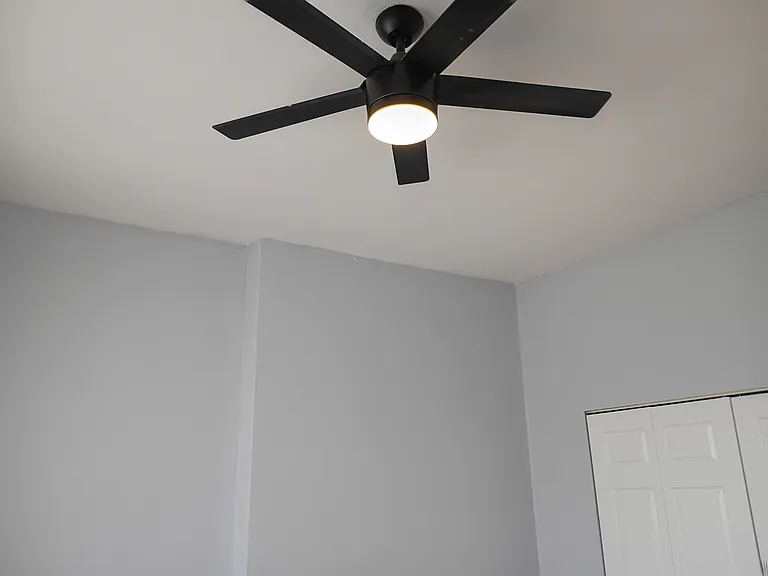 3652 S Lake Park Ave #1 — Photo 5