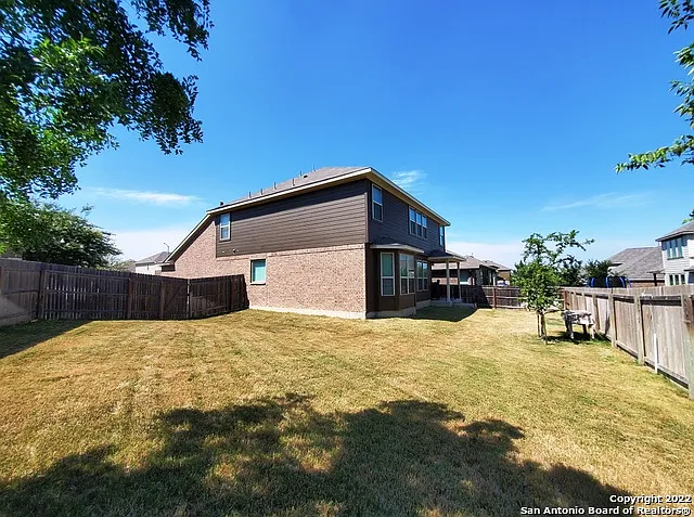 5 bed, 3.5 bath, 2638 sqft, $2,350 — Photo 4