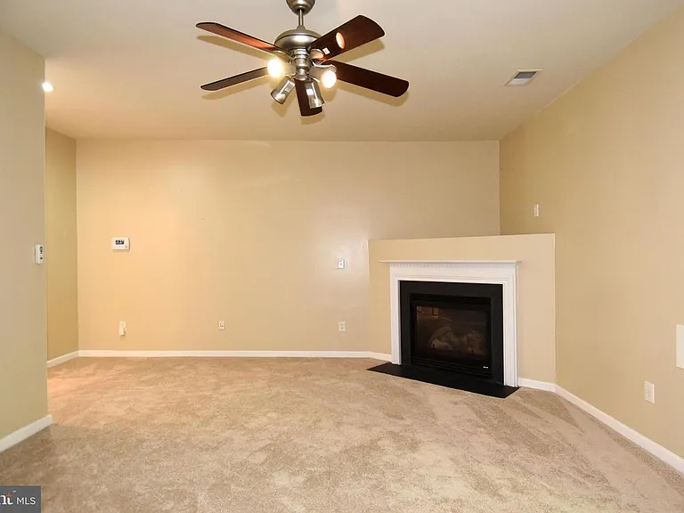 7810 Locust Leaf Ln — Photo 10