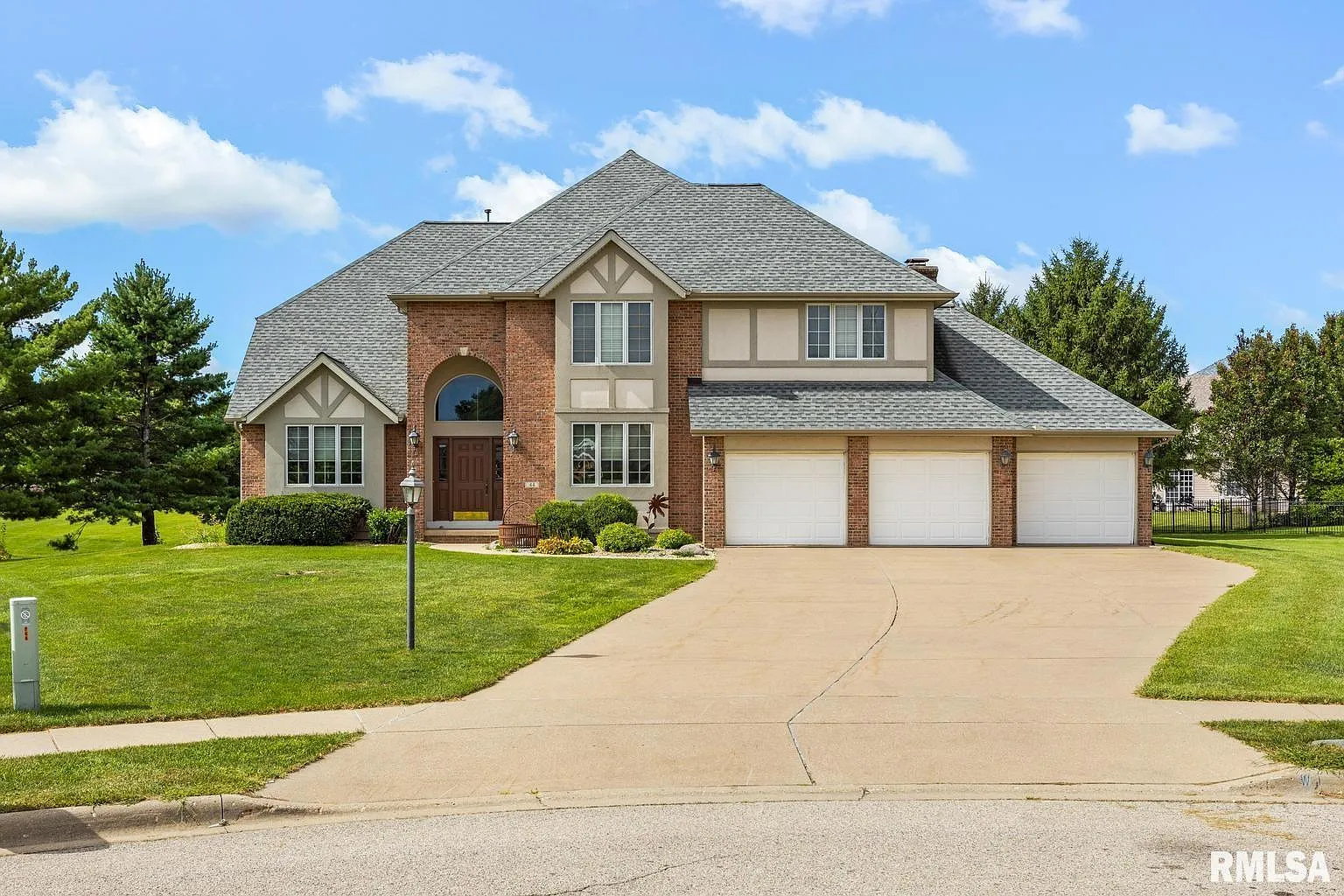 44 Emerald Ct photo 1