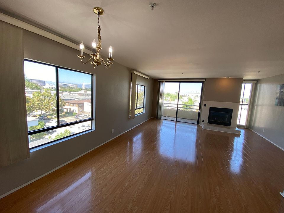 1st image of 1059 S Sherbourne Dr