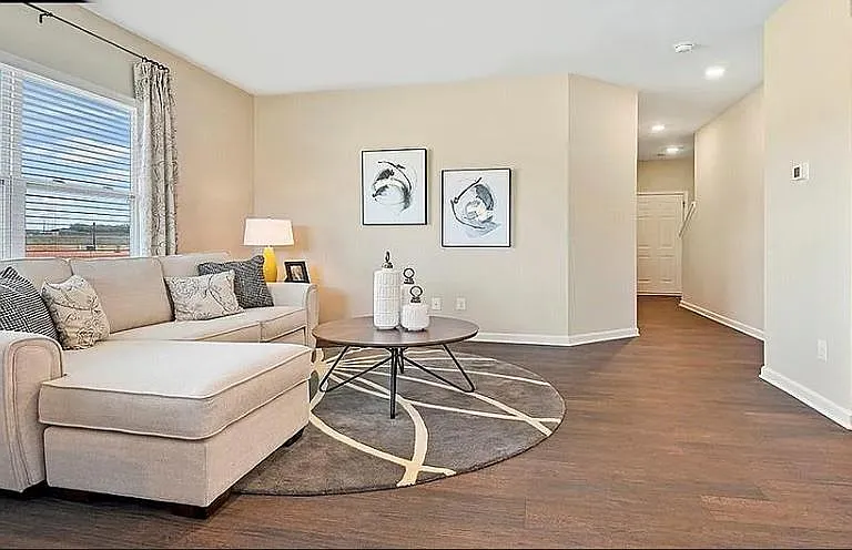 7104 N Mills Rd — Photo 33
