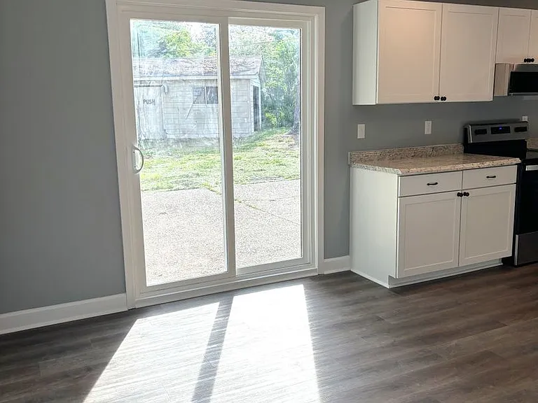 8468 Cedarcrest Dr E — Photo 5
