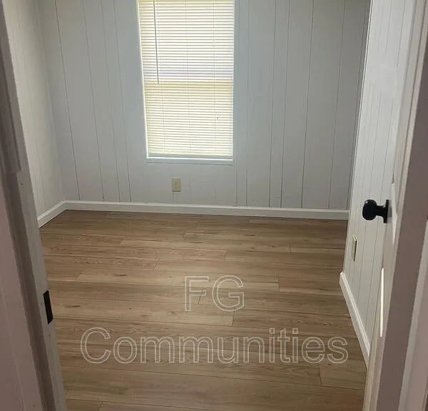 304 Coleman Rd — Photo 3