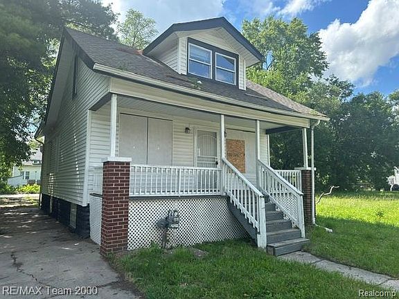 3rd image of 19159 Mackay St