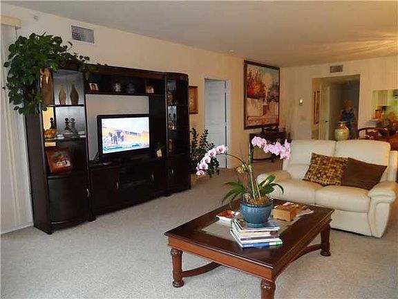 4th image of 2880 NE 14th Street Causeway #607