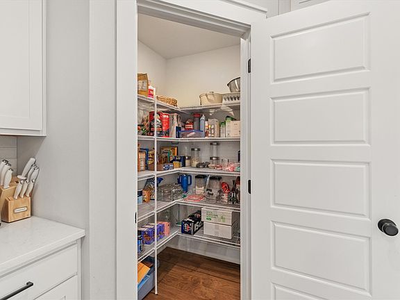 5th image of 3012 Plum Dr