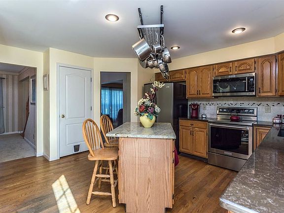5th image of 1407 Whispering Pines Dr