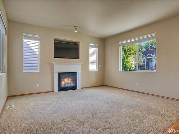 Gas Fireplace!