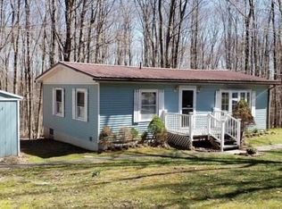 30 Tiffany Rd, Hawley, PA 18428