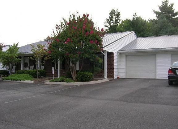 2nd image of 510 Colonial Rd Unit 3