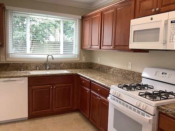 2nd image of 3865 Ladoga Ave