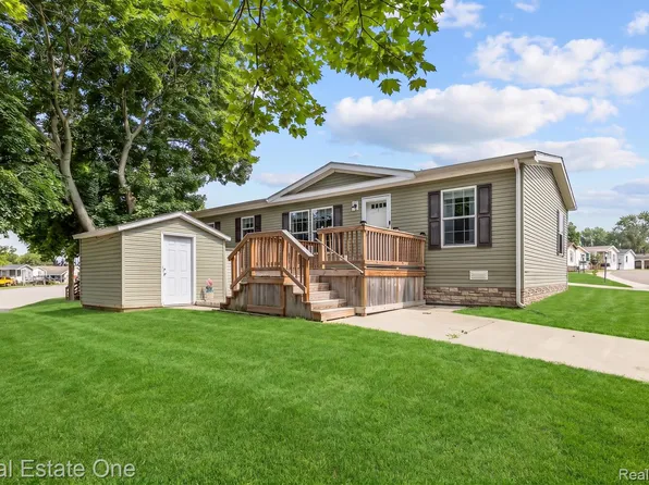 14176 E Dr, Plymouth, MI 48170