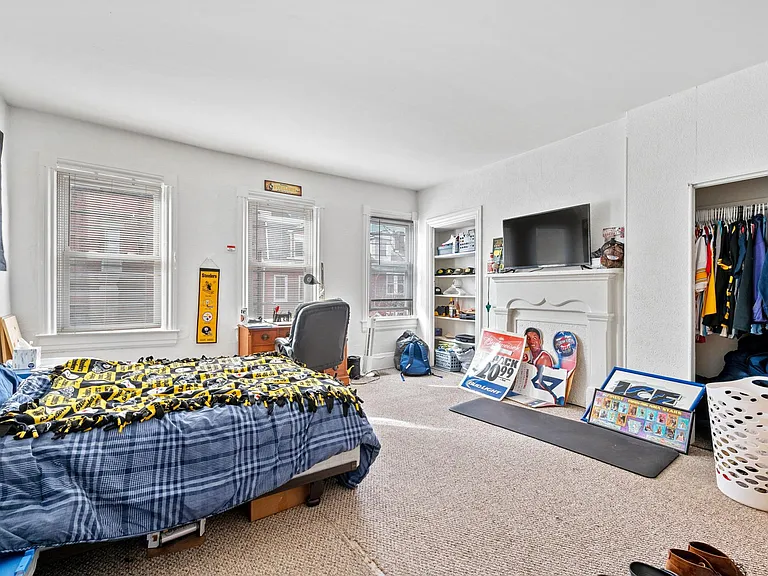 2129 Sarah St — Photo 14