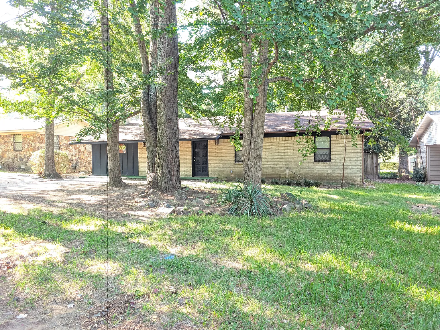 217 Raney Pl — Photo 2