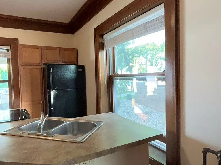 609 E Gorham St #102 — Photo 4