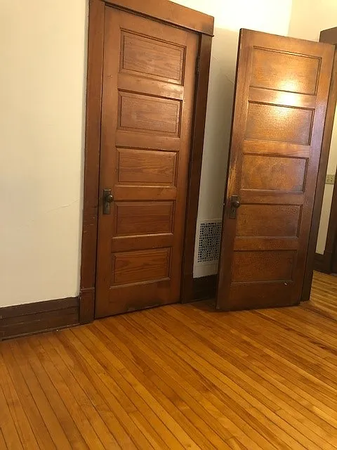 2 bed, 1000 sqft, $1,900 — Photo 3