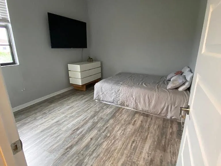 19103 NE 8th Ct — Photo 7