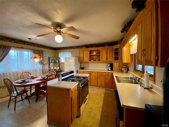 3rd image of 407 Tilden Ave
