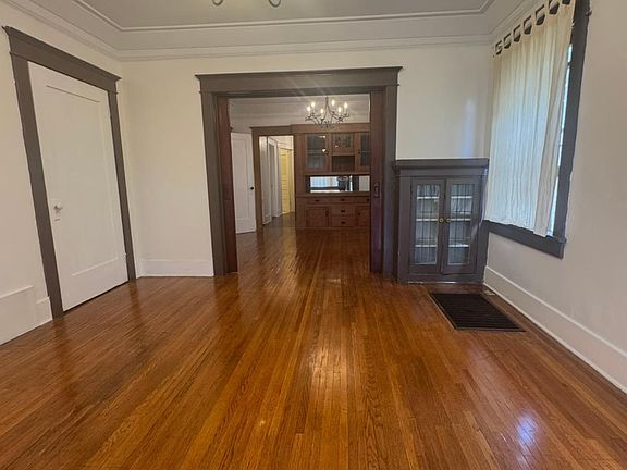 5th image of 1800 N Van Ness Ave #1800