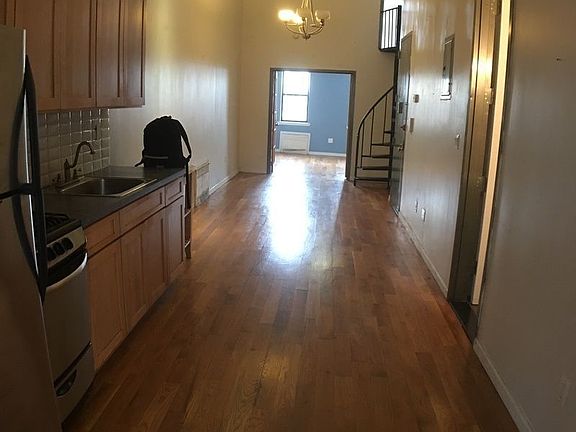 3rd image of 50 Wilson Ave #3A