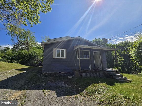 3rd image of 440 Bird Ln