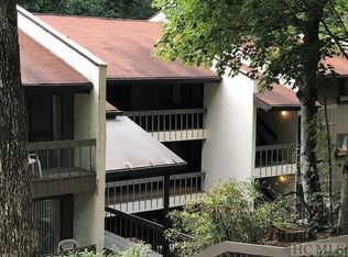 435 1a Overlook Rd, Sapphire, NC 28774