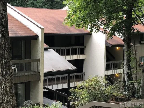 435 1a Overlook Rd, Sapphire, NC 28774