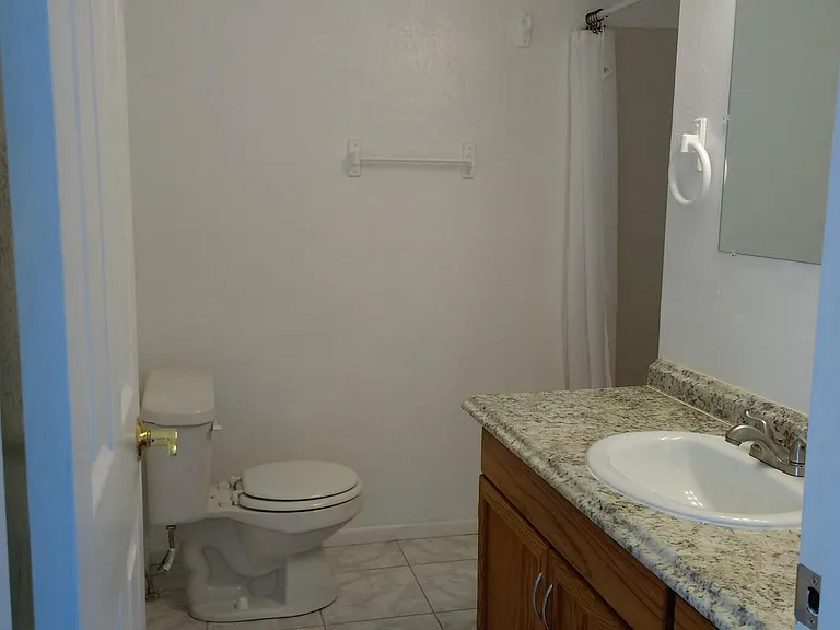 2046 W Hazelwood Pkwy — Photo 7