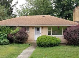 8 Westwood Dr, Jeannette, PA