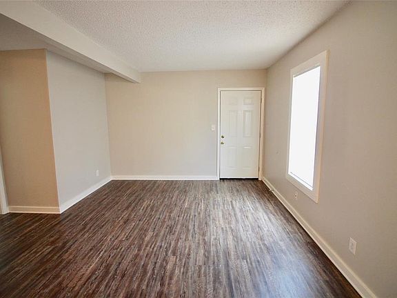 4th image of 207 Love St APT 110