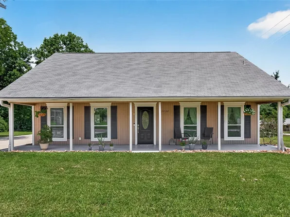 12202 Coachman Ln, Pinehurst, TX 77362