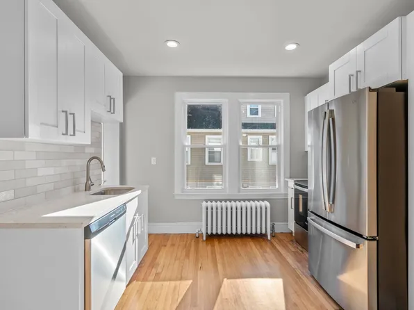 54 Maplewood Ave #2, West Hartford, CT 06119