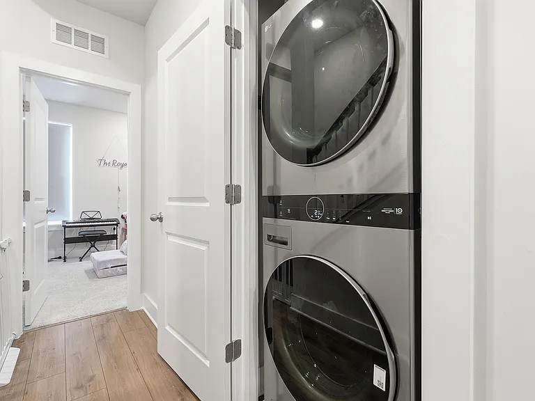 153 Locke St — Photo 30