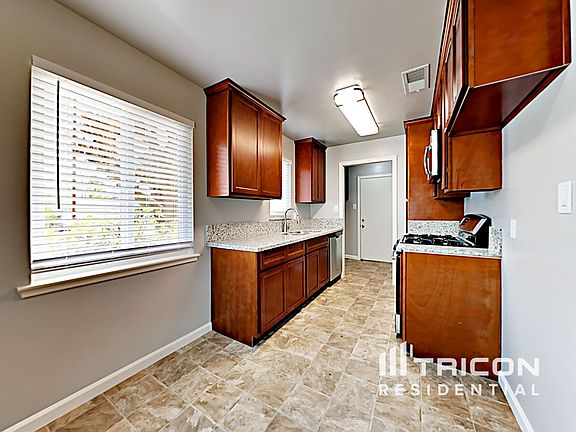 4th image of 4950 44th St #A