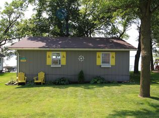 25401 McClelland Ln, Spirit Lake, IA 51360