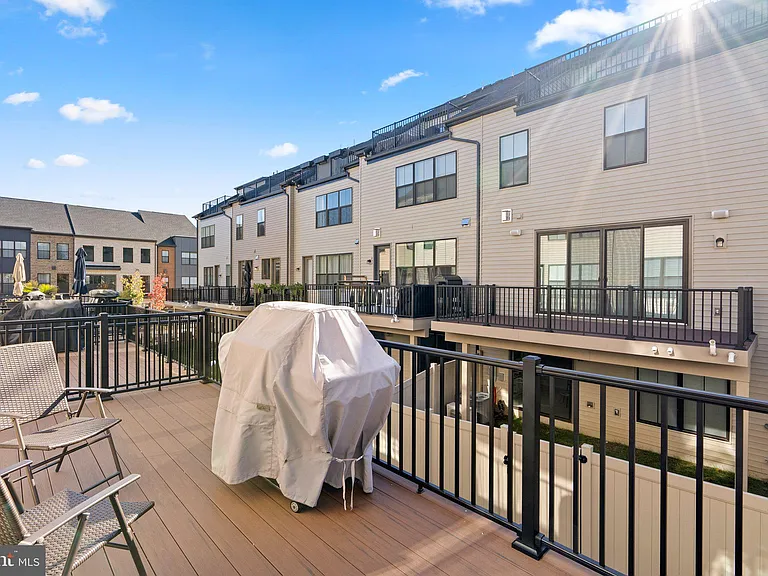 6227 Almerico Pl — Photo 114