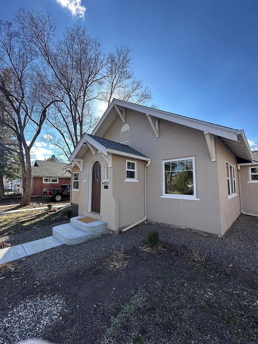 Photo 1 of 7 - 603 W Birch Ave #2 - Flagstaff, AZ Primary Photo - 603 W Birch Ave #2