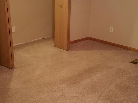 Upstairs Large Bedroom with Large Closet