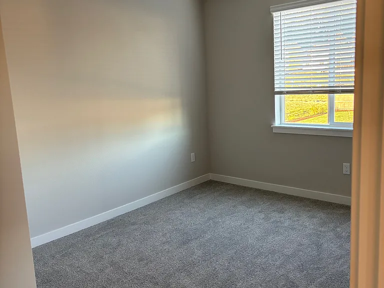 16706 SE Smith Rock St — Photo 12