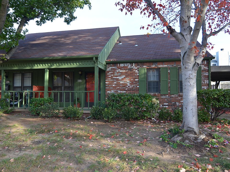 Mature trees in front yard