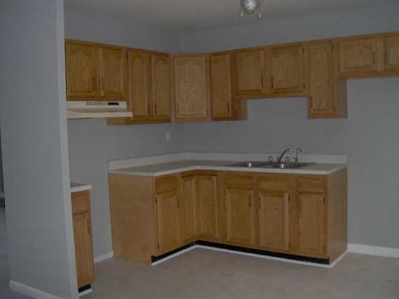 3rd image of 3704 Chateau Ln