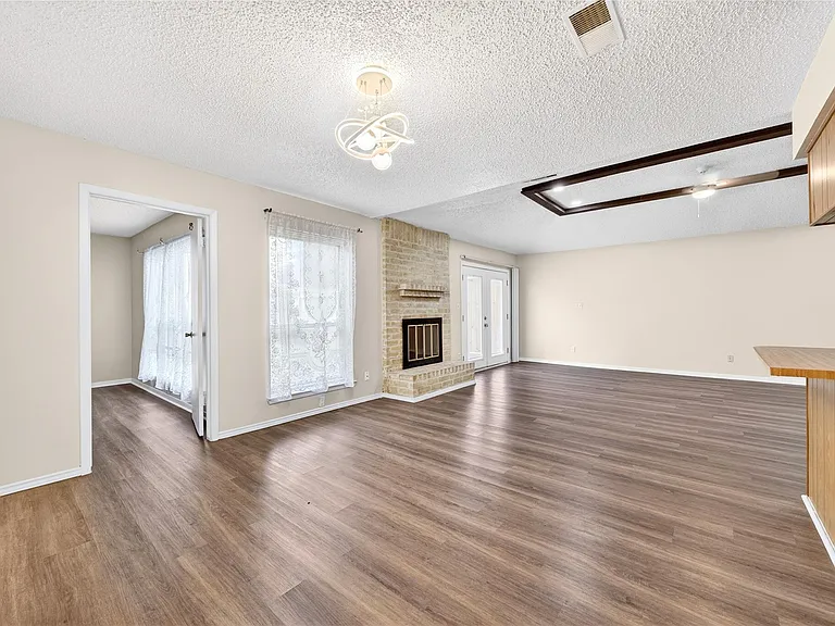 11103 Bellerive Dr — Photo 9
