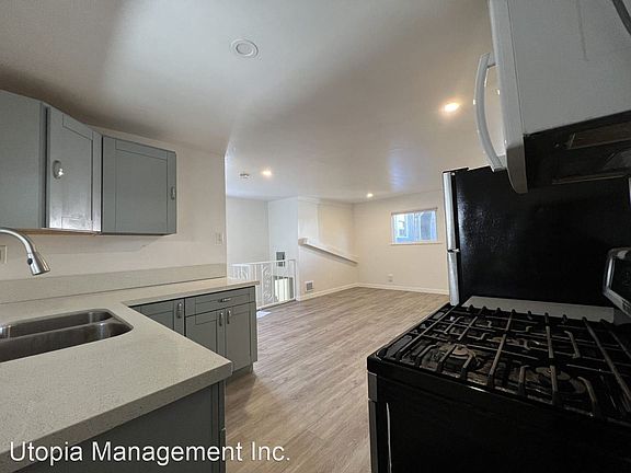 4th image of 2775 1/2 Marcy Ave