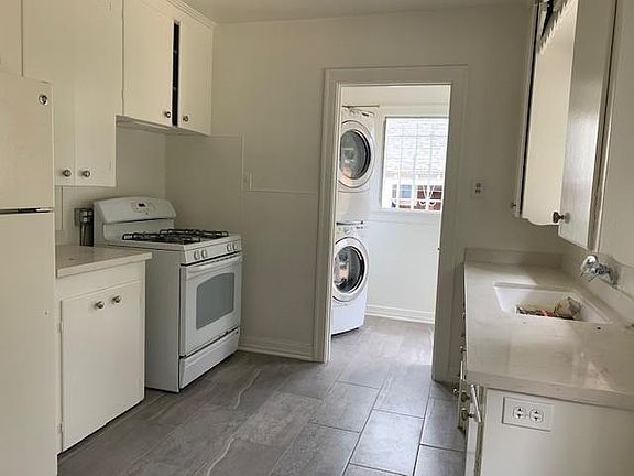 4th image of 2021 Yosemite Dr