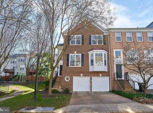 9349 Deer Glen Ct, Fairfax, VA 22031