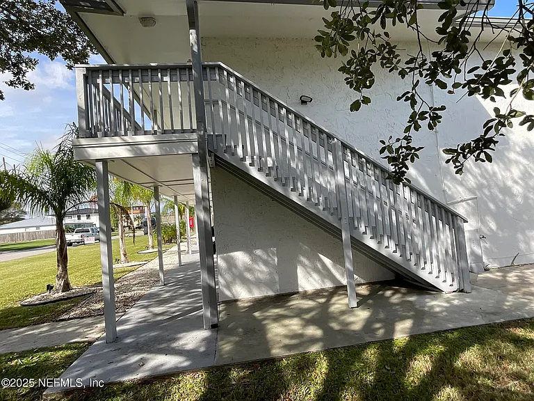 318 Arricola Ave #101 — Photo 4